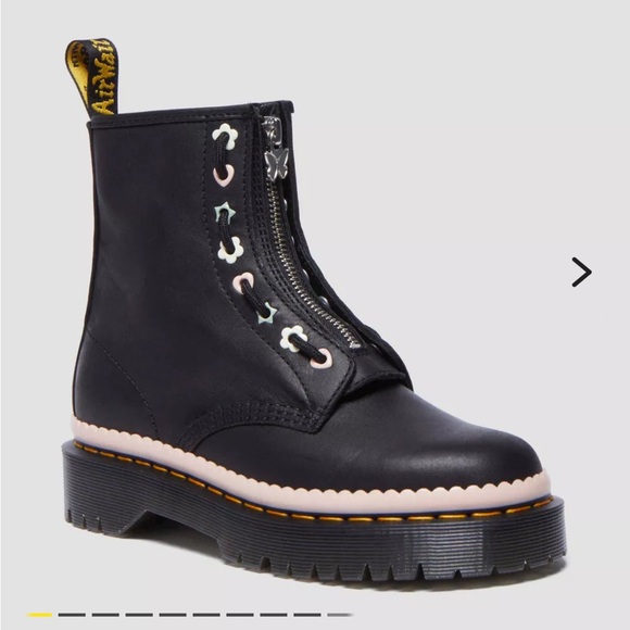 Dr. Martens boots NWOB - Picture 3 of 10